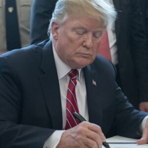 trump cine yonelik yuksek tarifeleri 90 gun daha askiya aldi VRjx6IQ6