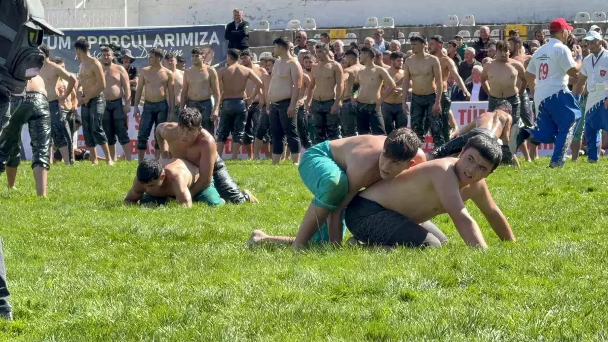 1 ali yucel yagli pehlivan guresleri tokatta coskuyla gerceklesti WkzixSb2