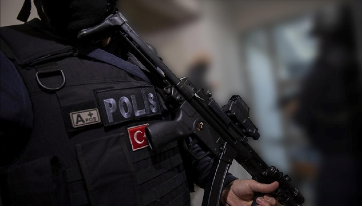 izmirde uyusturucu ve silah kacakciligi operasyonu 7 kisi tutuklandi Amu4zbfv