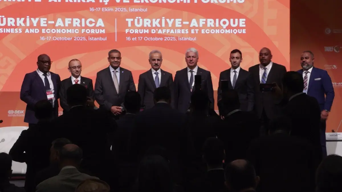 bakan uraloglu havacilik alanindaki tecrubelerimizi afrika ile paylasmaya haziriz 5yiQefQZ.jpg