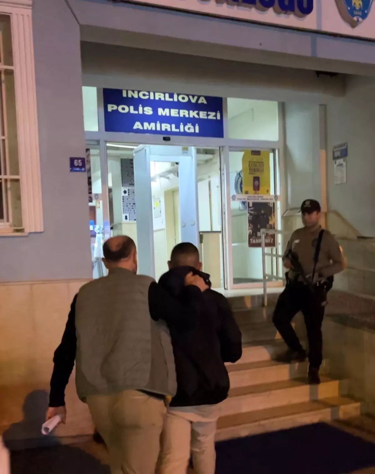 incirliovada silahli yaralama olayinin firari suphelisi yakalandi ZaHdYJgP.jpg