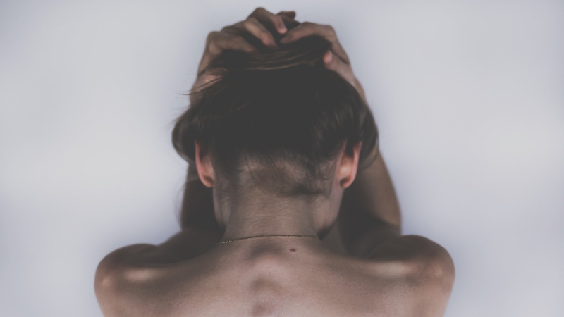 uzmani uyardi uykusuzluk ve alkol kume bas agrilarini tetikleyebilir CXJ6HADw.jpg