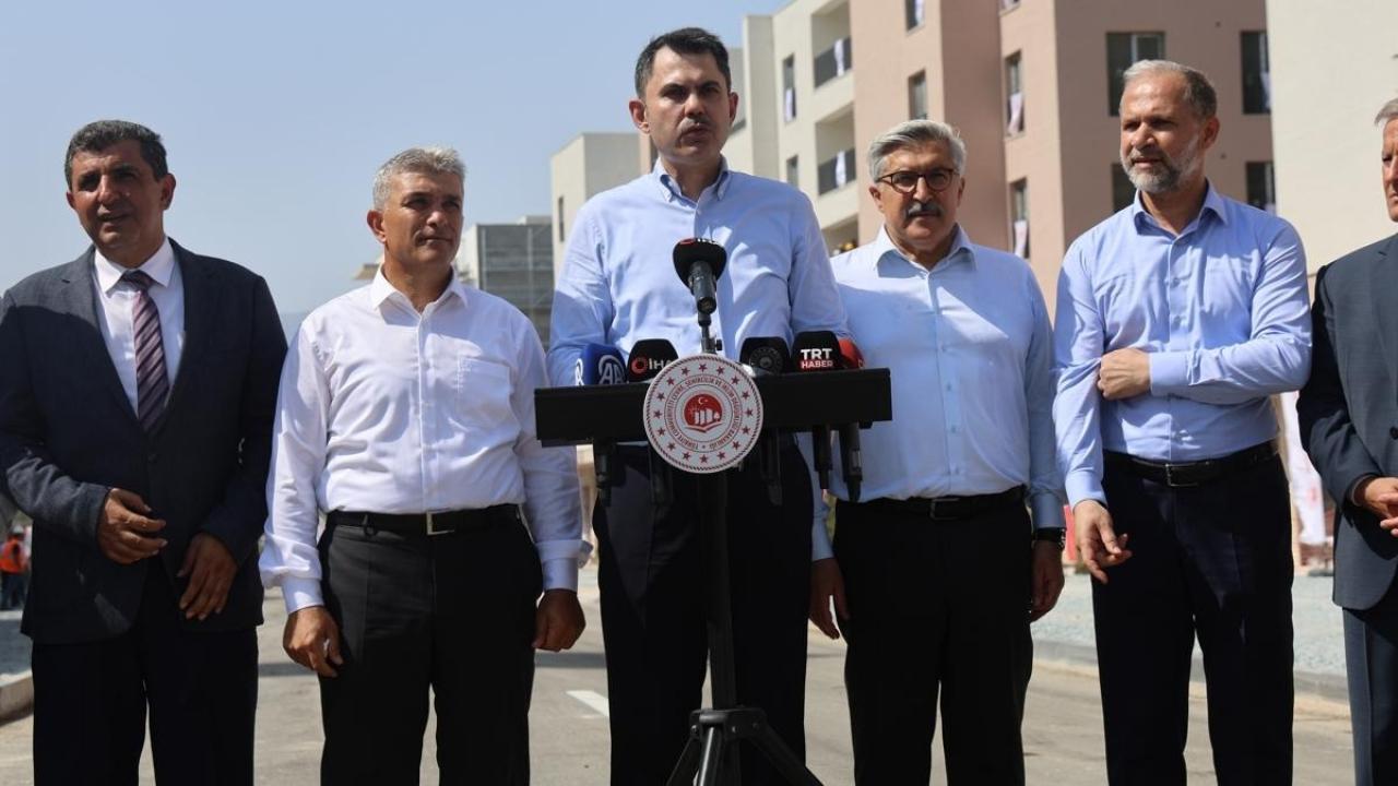 bakan kurum gunde 550 konut yapiyoruz her 3 depremzededen 2si evlerine kavustu KLTOb8XI.jpg