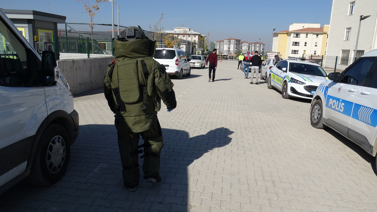 malatyada okul yerleskesinde supheli cisim panigi xQHNPLSr.jpg