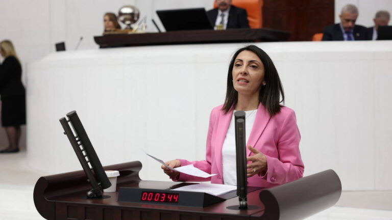 chpli-kayisoglundan-iktidara-enflasyon-tepkisi-emekliye-kurusun-hesabini-yaparken-2ZHh9vbN